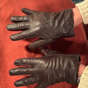 Cashmere-lined Women’s Leather Gloves